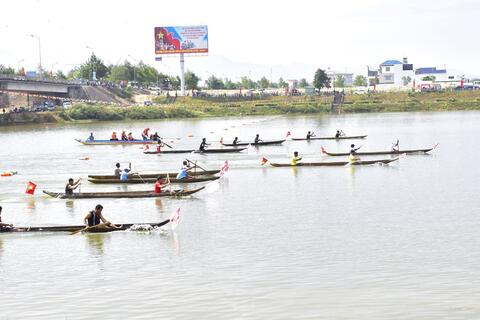 Thông báo thay đổi thời gian tổ chức Giải đua thuyền độc mộc Đại hội Thể dục thể thao thành phố Kon Tum lần thứ VIII năm 2025